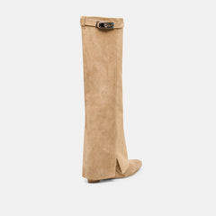 Aggy Boots Sand Suede