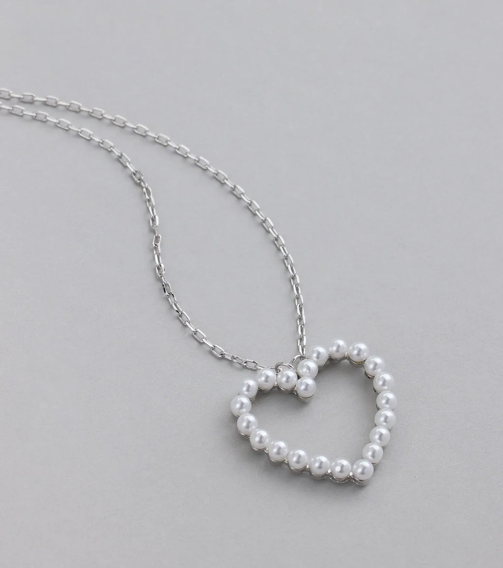 Capture Hearts Pearl Charm Necklace