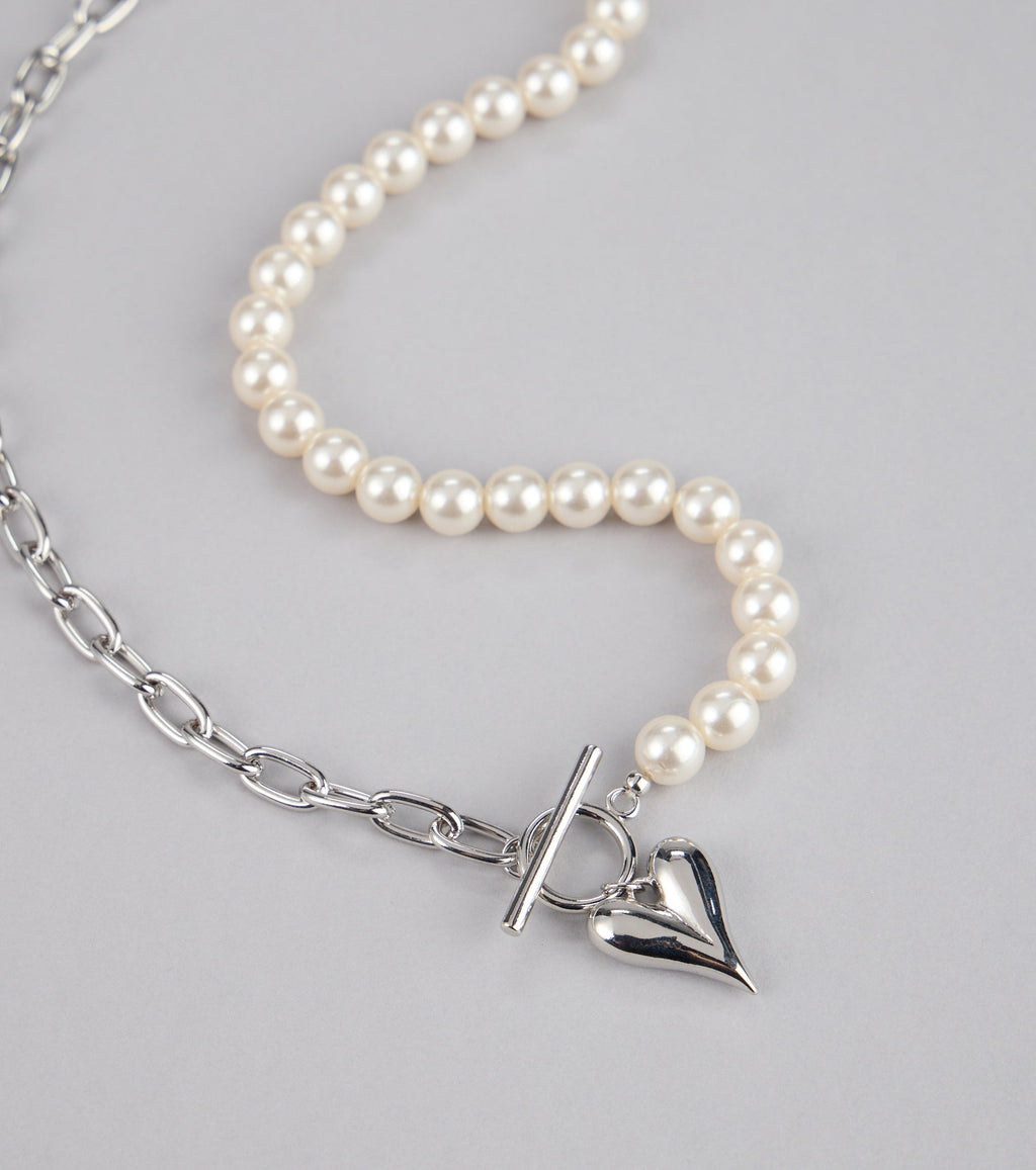 Mixed Feelings Chain Pearl Necklace