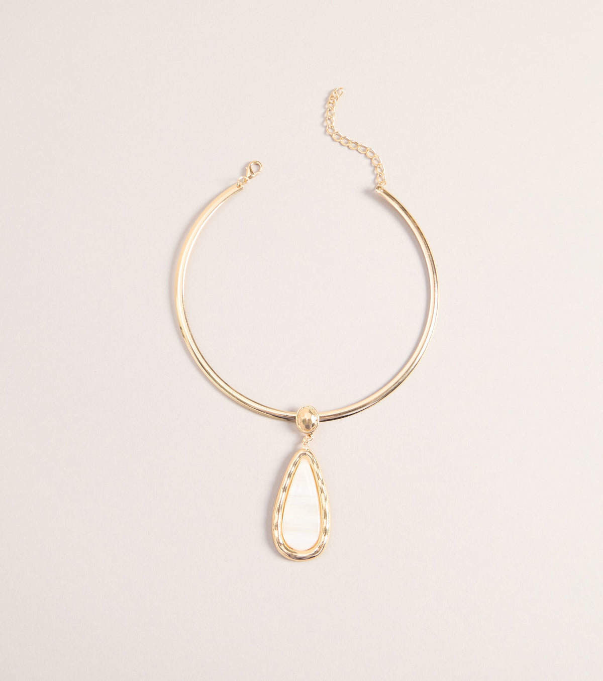 Polished Move Statement Stone Collar Necklace