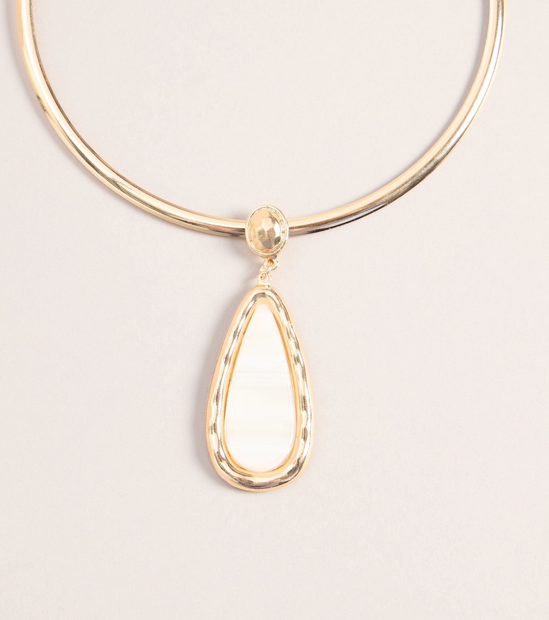 Polished Move Statement Stone Collar Necklace
