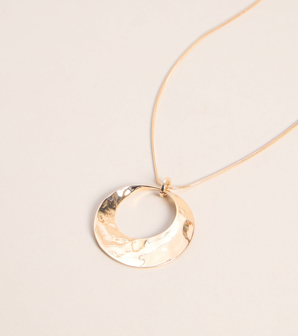 Circle Back Pendant Necklace