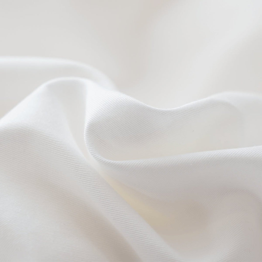 Premium Silk Filled Comforter Lightweight All Season Duvet