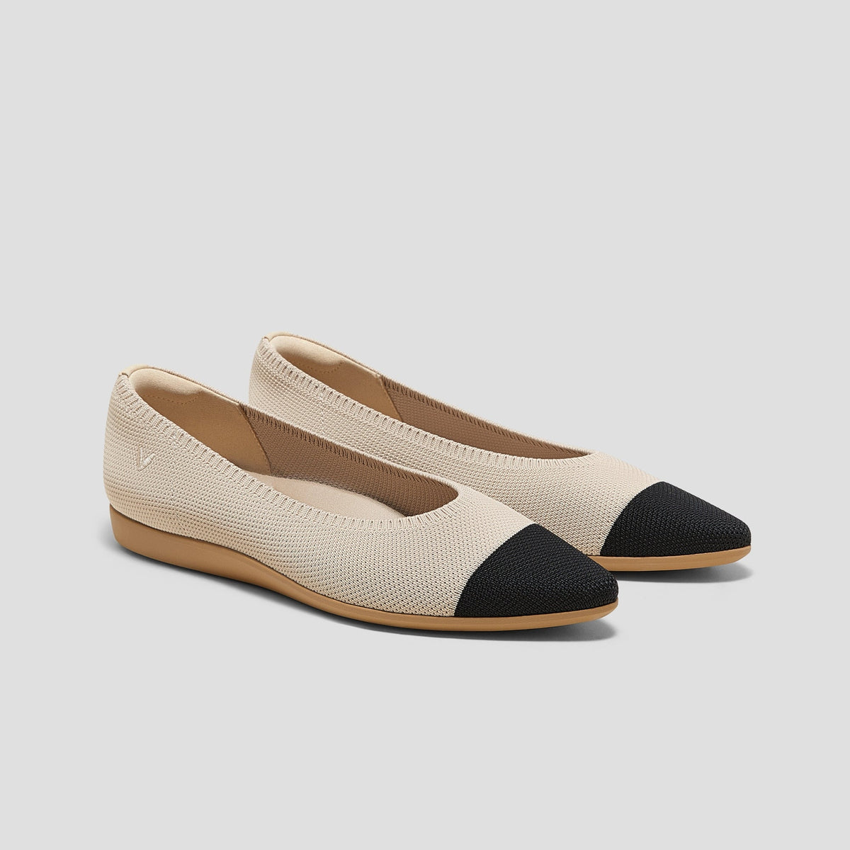 Lightweight Pointed-Ballet Flats (Aria Walker)