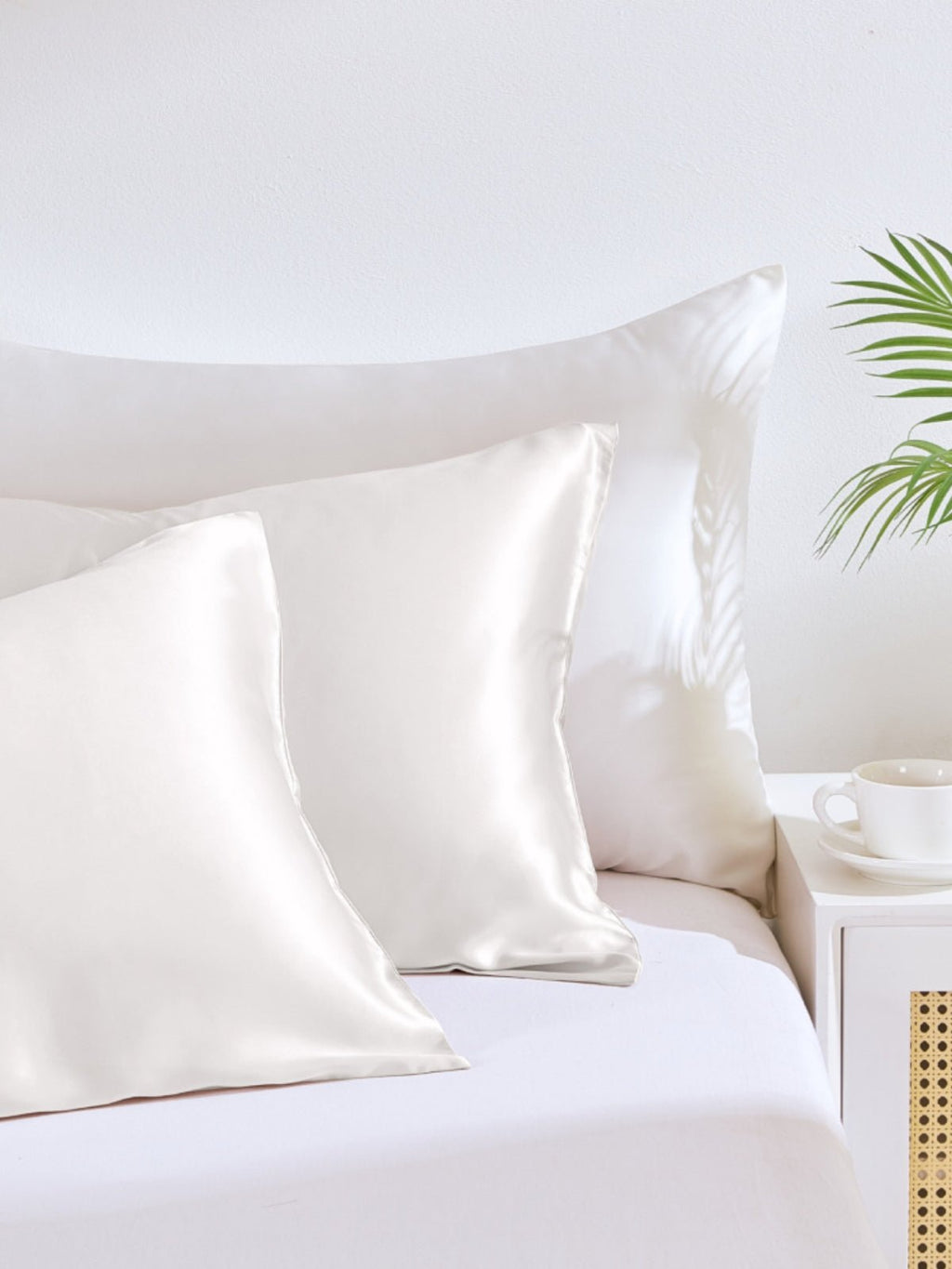 Soft Mulberry Silk Pillowcase with Envelope Closure