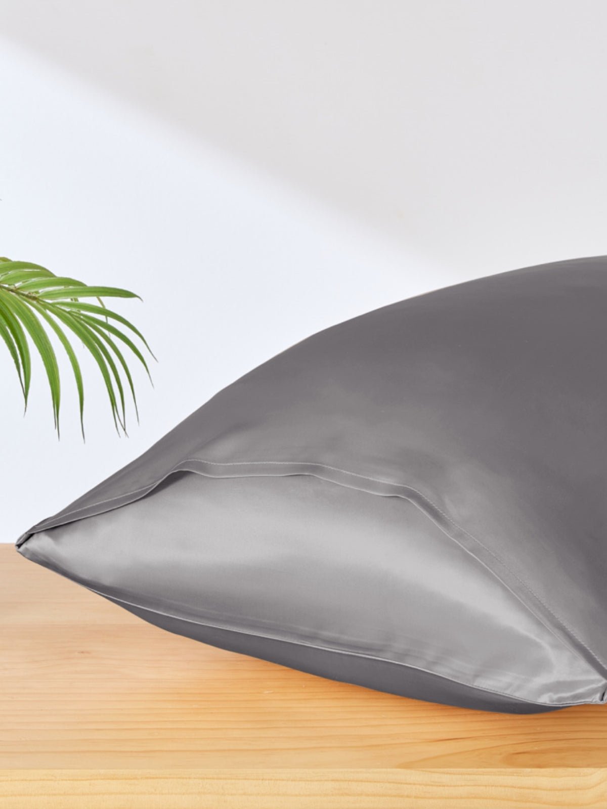 Soft Mulberry Silk Pillowcase with Envelope Closure