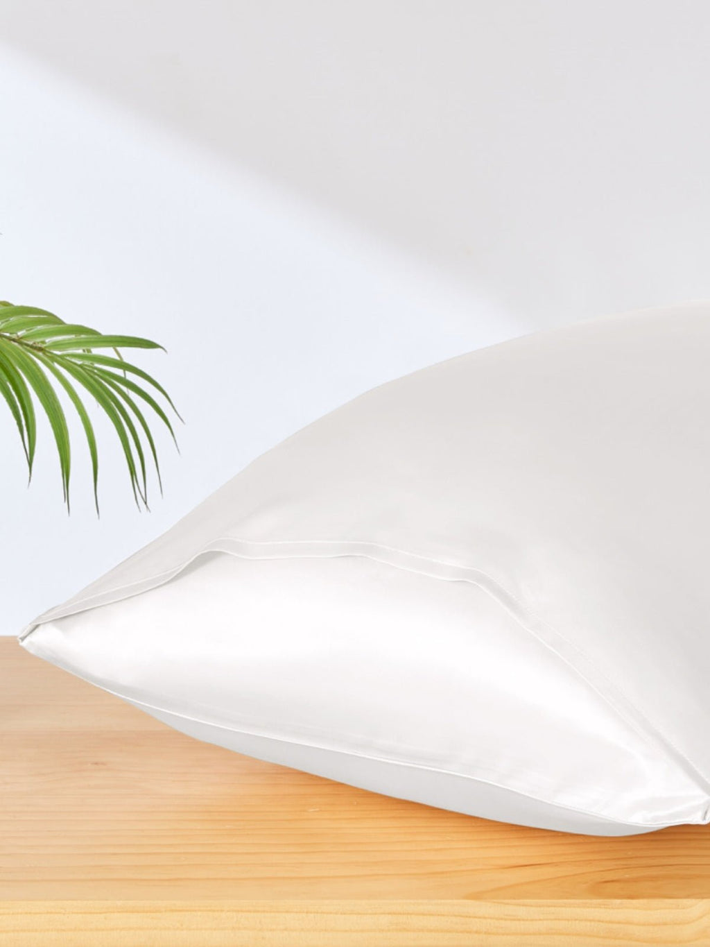 Soft Mulberry Silk Pillowcase with Envelope Closure