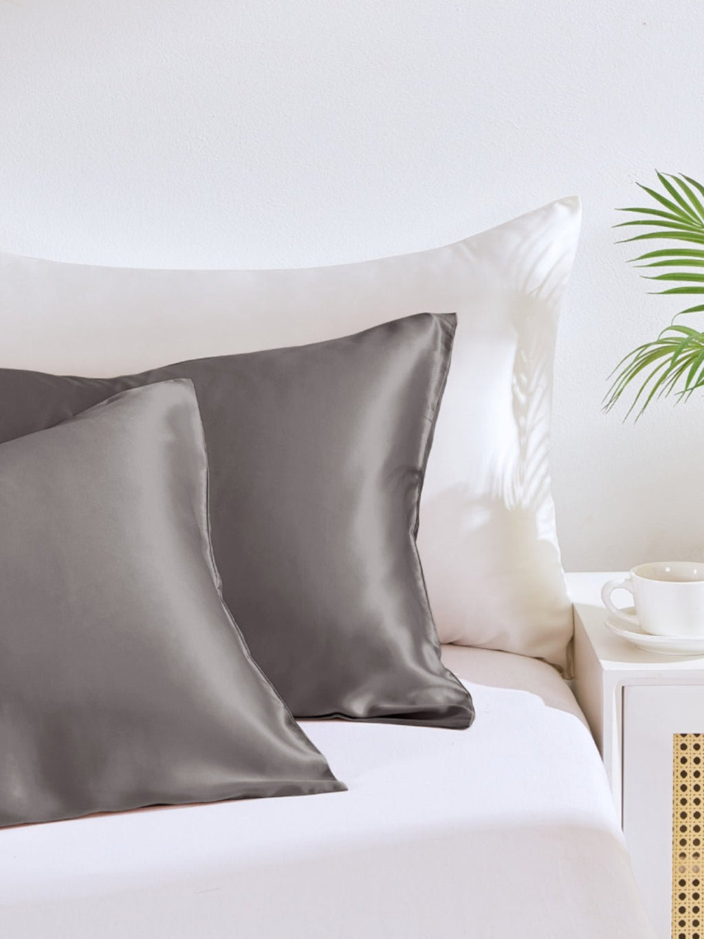 Soft Mulberry Silk Pillowcase with Envelope Closure