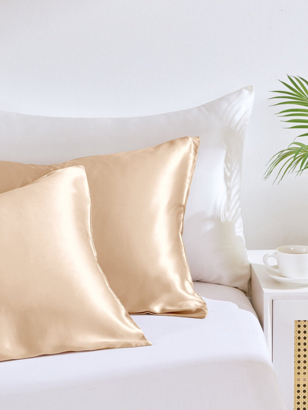 Soft Mulberry Silk Pillowcase with Envelope Closure
