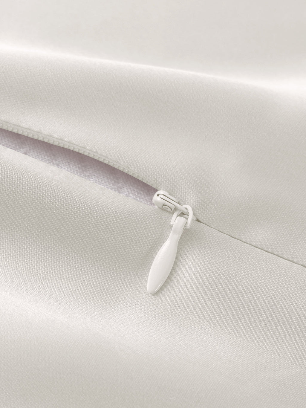 Soft Contour Silk Pillowcase for Memory Foam Pillows