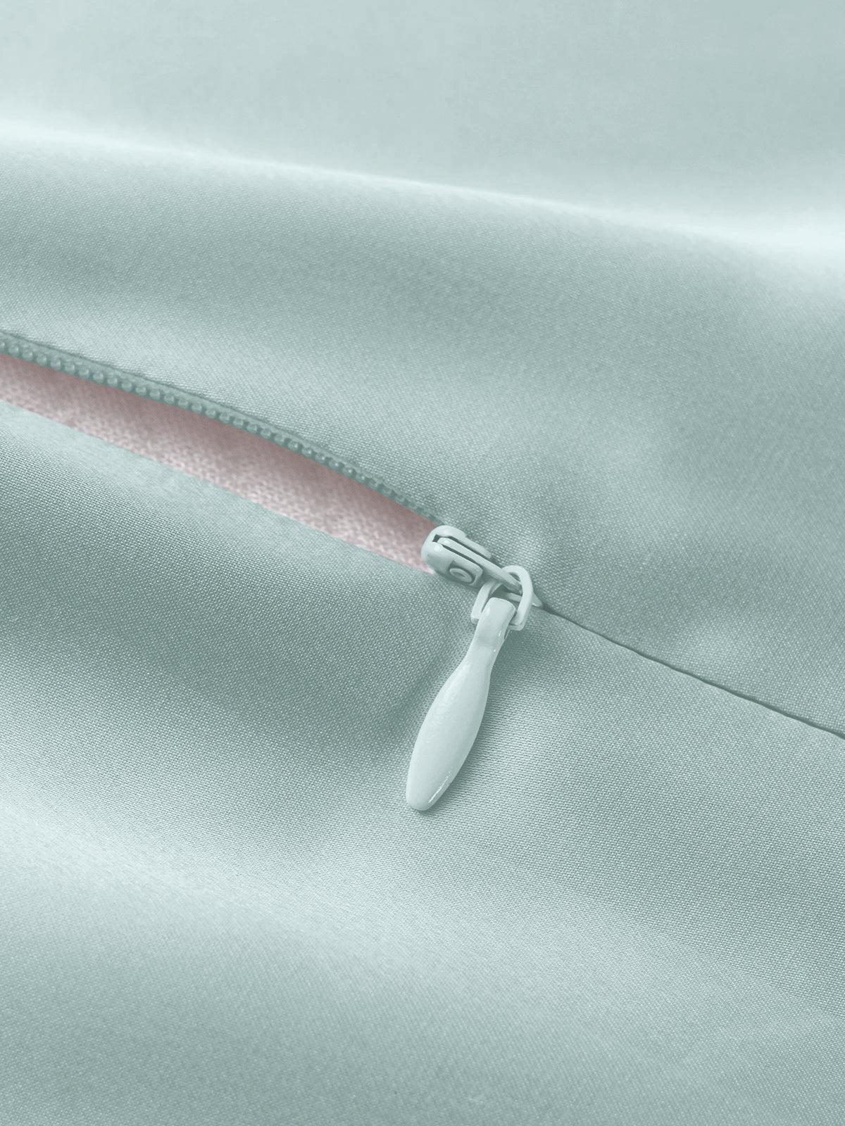 Soft Contour Silk Pillowcase for Memory Foam Pillows