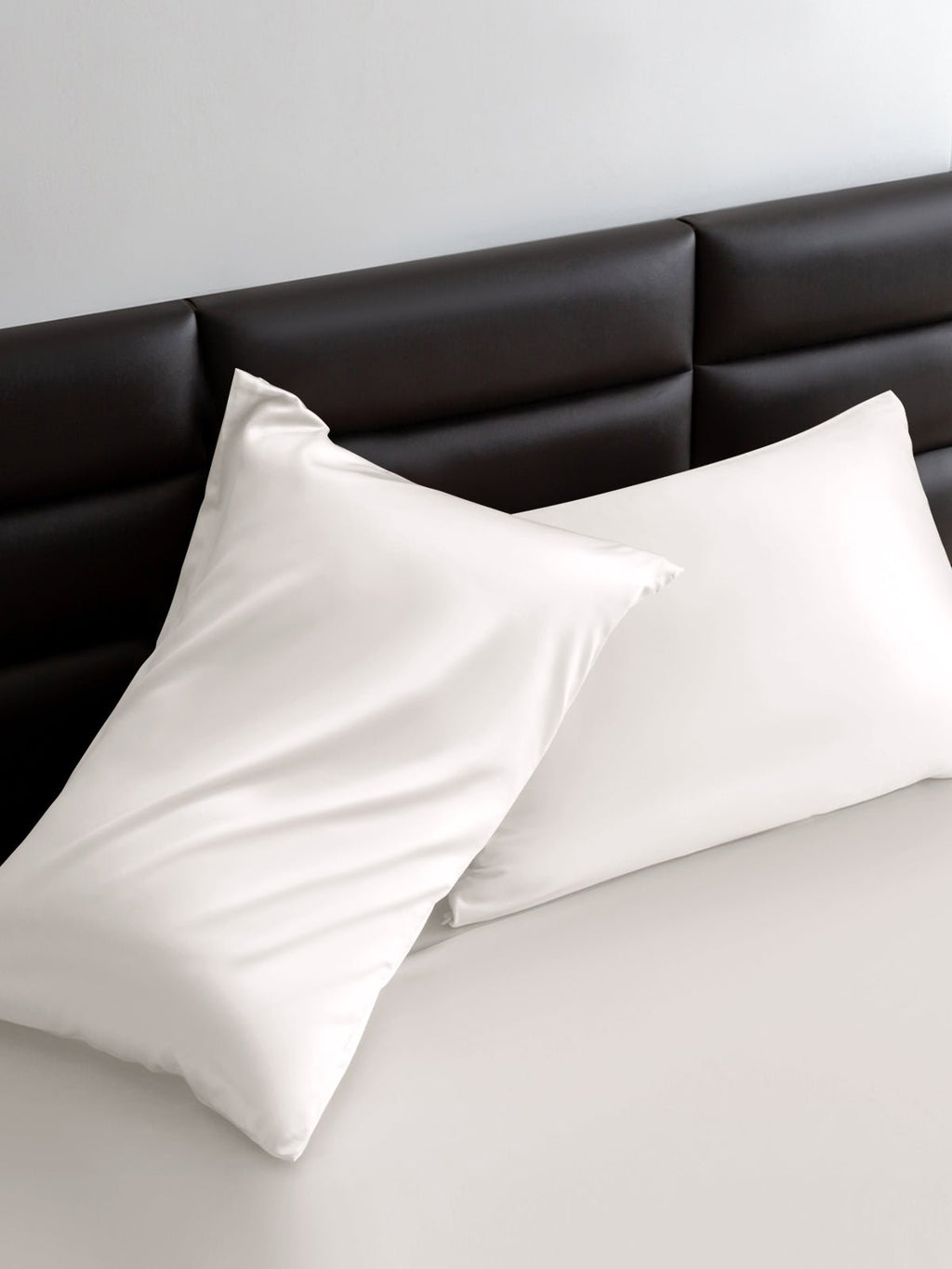 Hyaluronic Acid Premium Silk Pillowcase