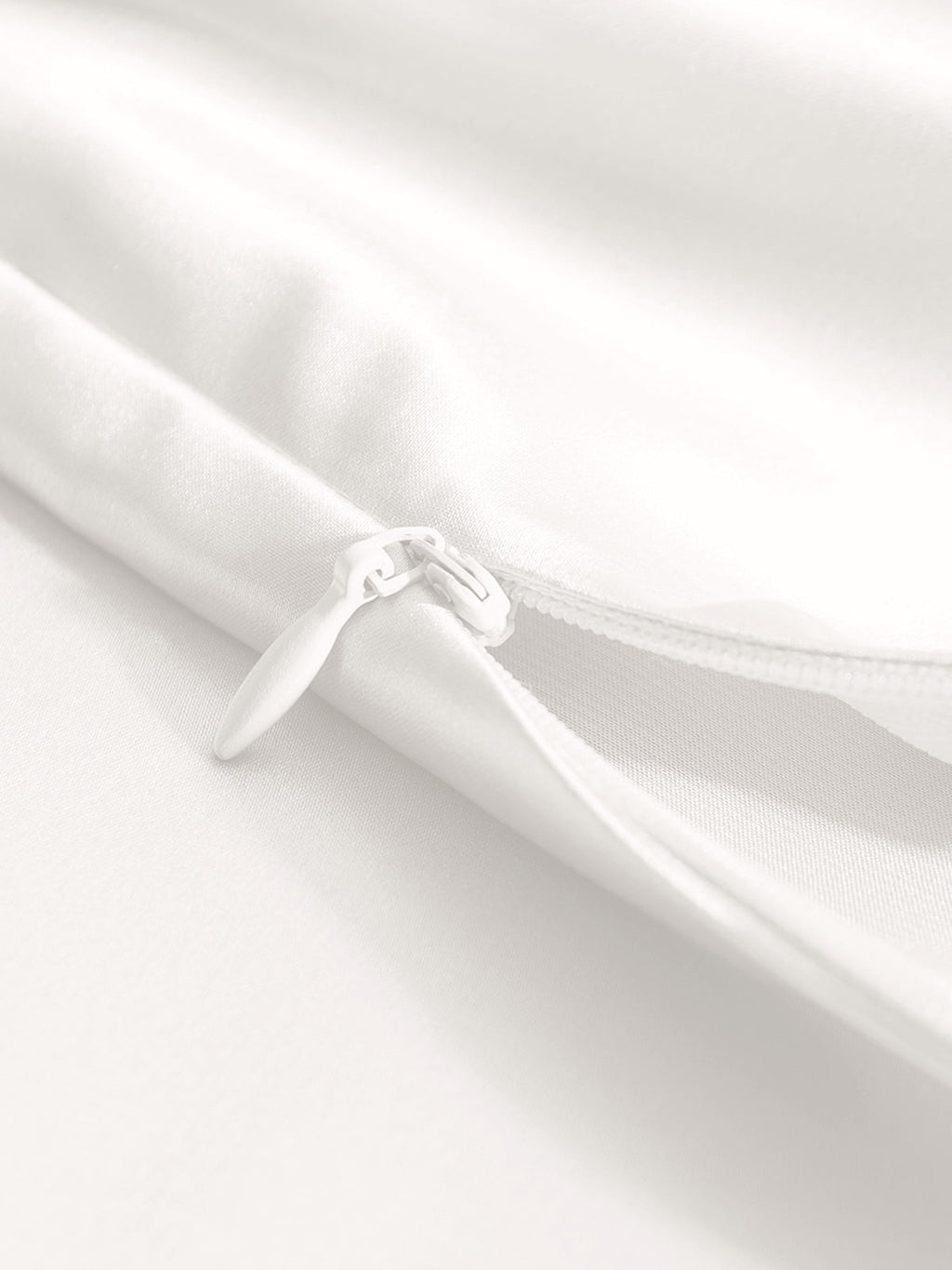 Hyaluronic Acid Premium Silk Pillowcase