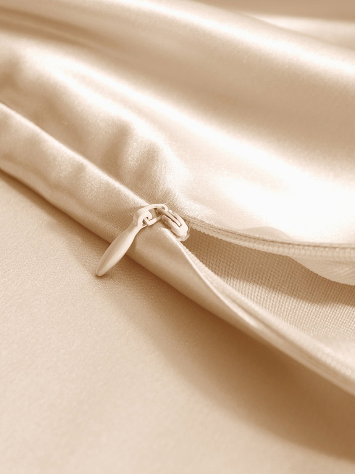 Hyaluronic Acid Premium Silk Pillowcase