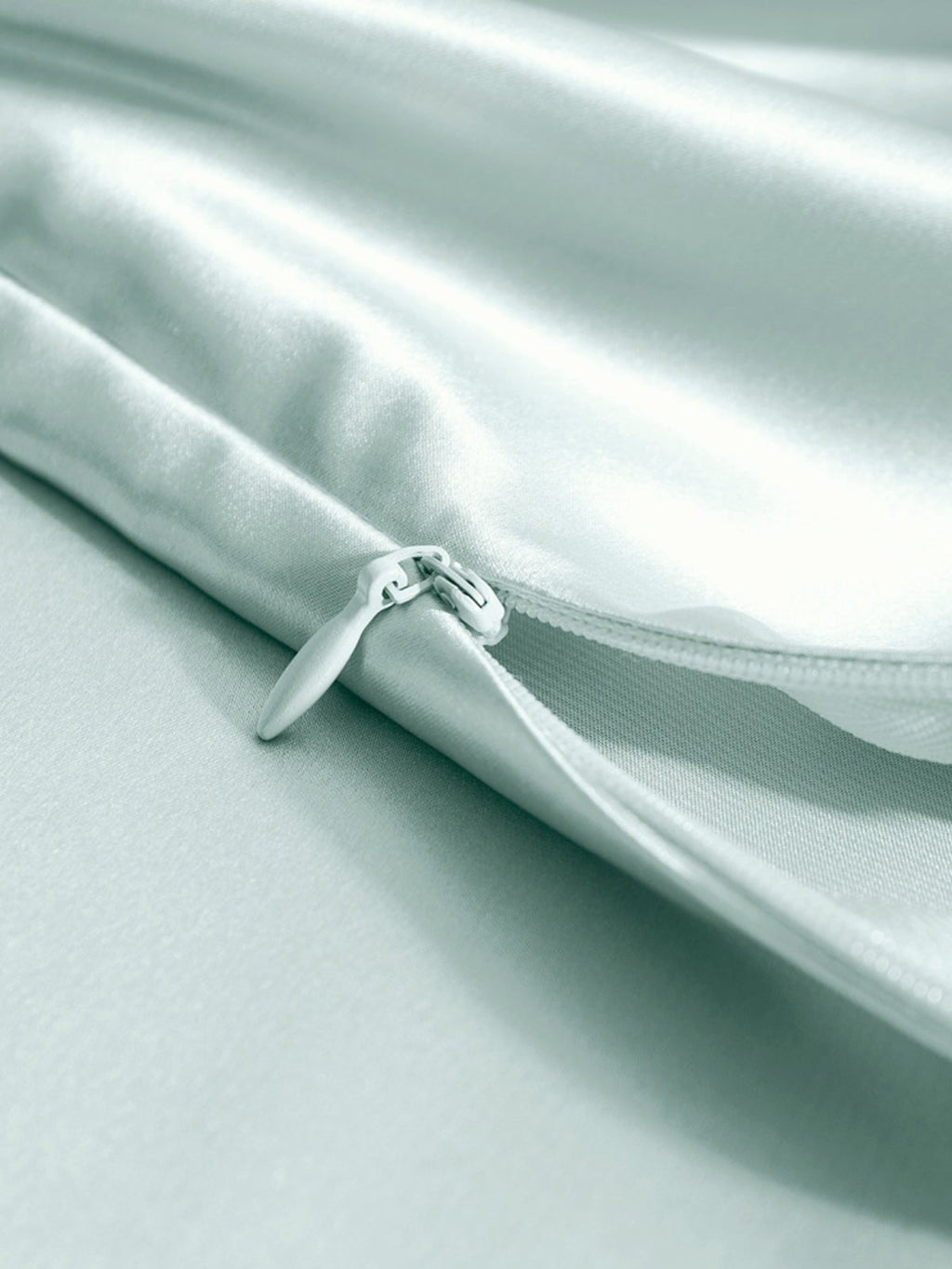 Hyaluronic Acid Premium Silk Pillowcase