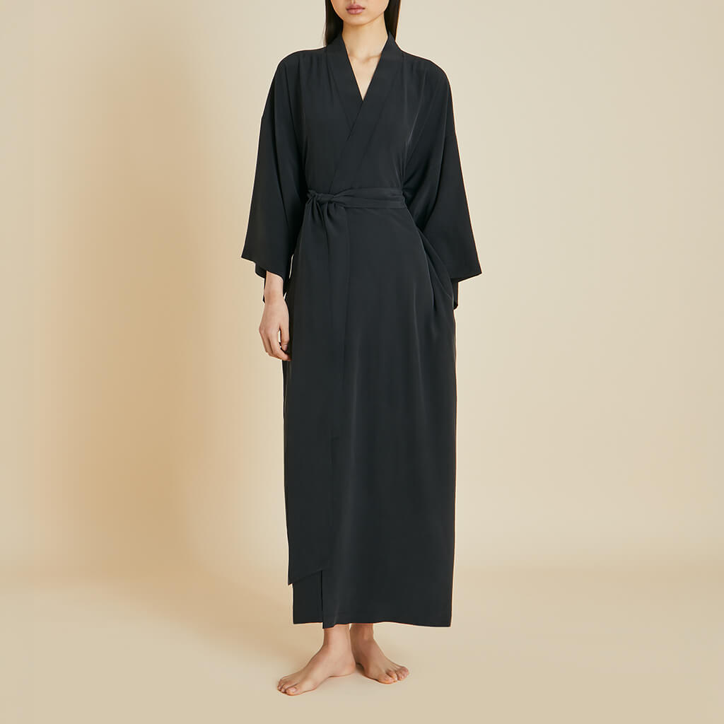 Queenie Black Robe in Silk Crêpe de Chine
