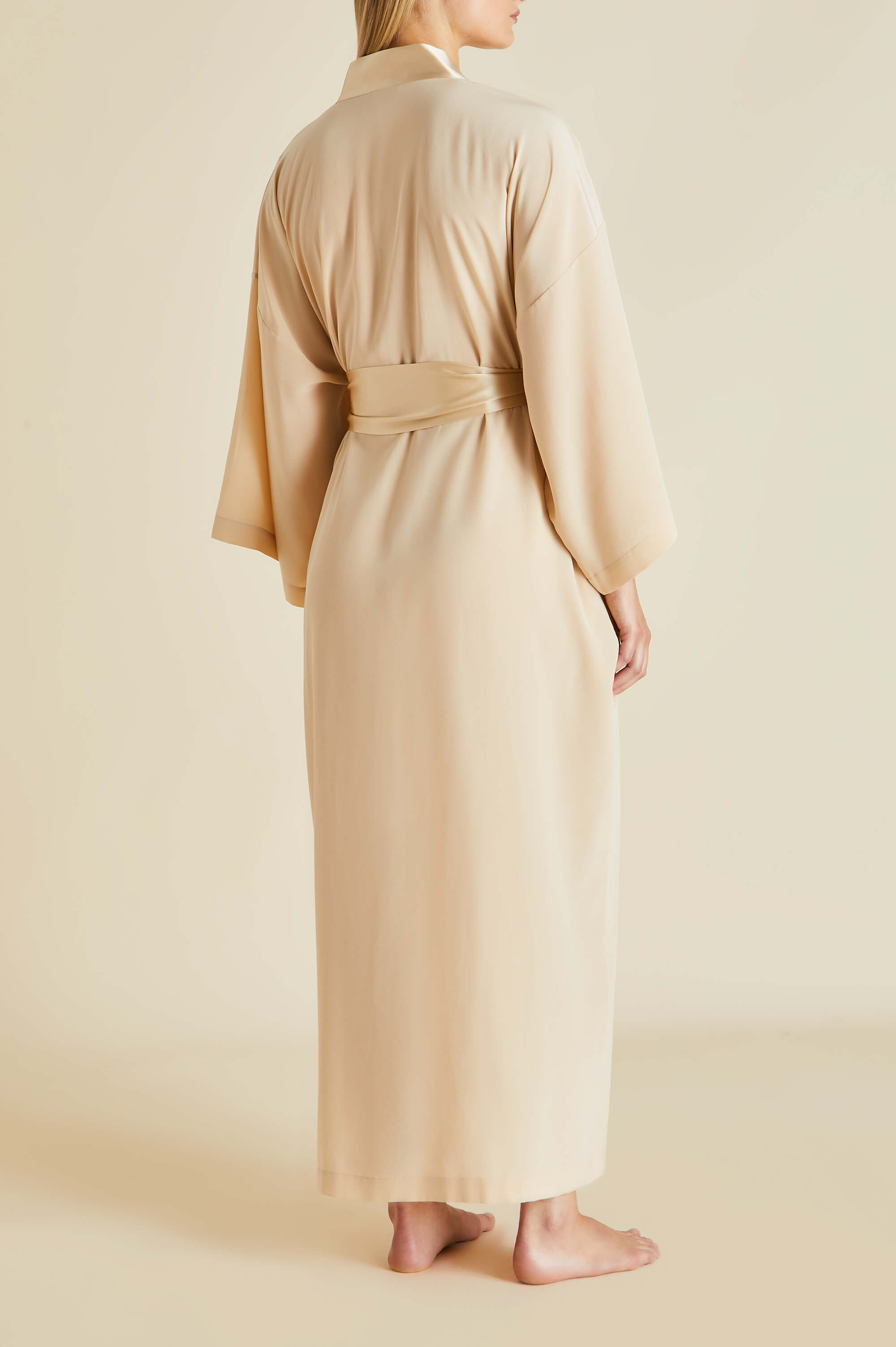 Queenie Caramel Robe in Silk Crêpe de Chine