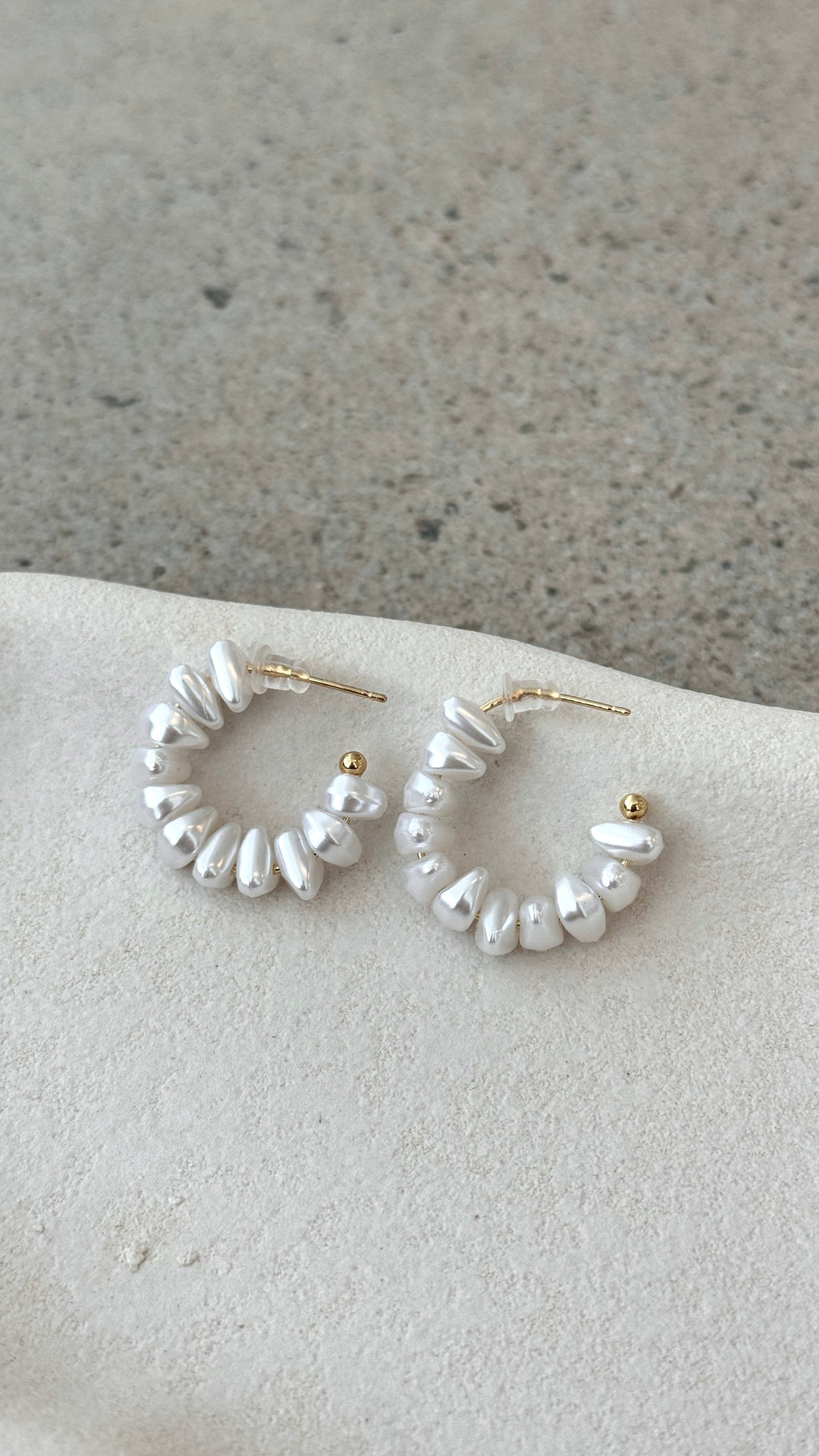 Yasar 18K Gold Pearl Hoop - Gold / Pearl