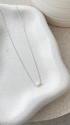 Kimmy Necklace - Silver/Pearl