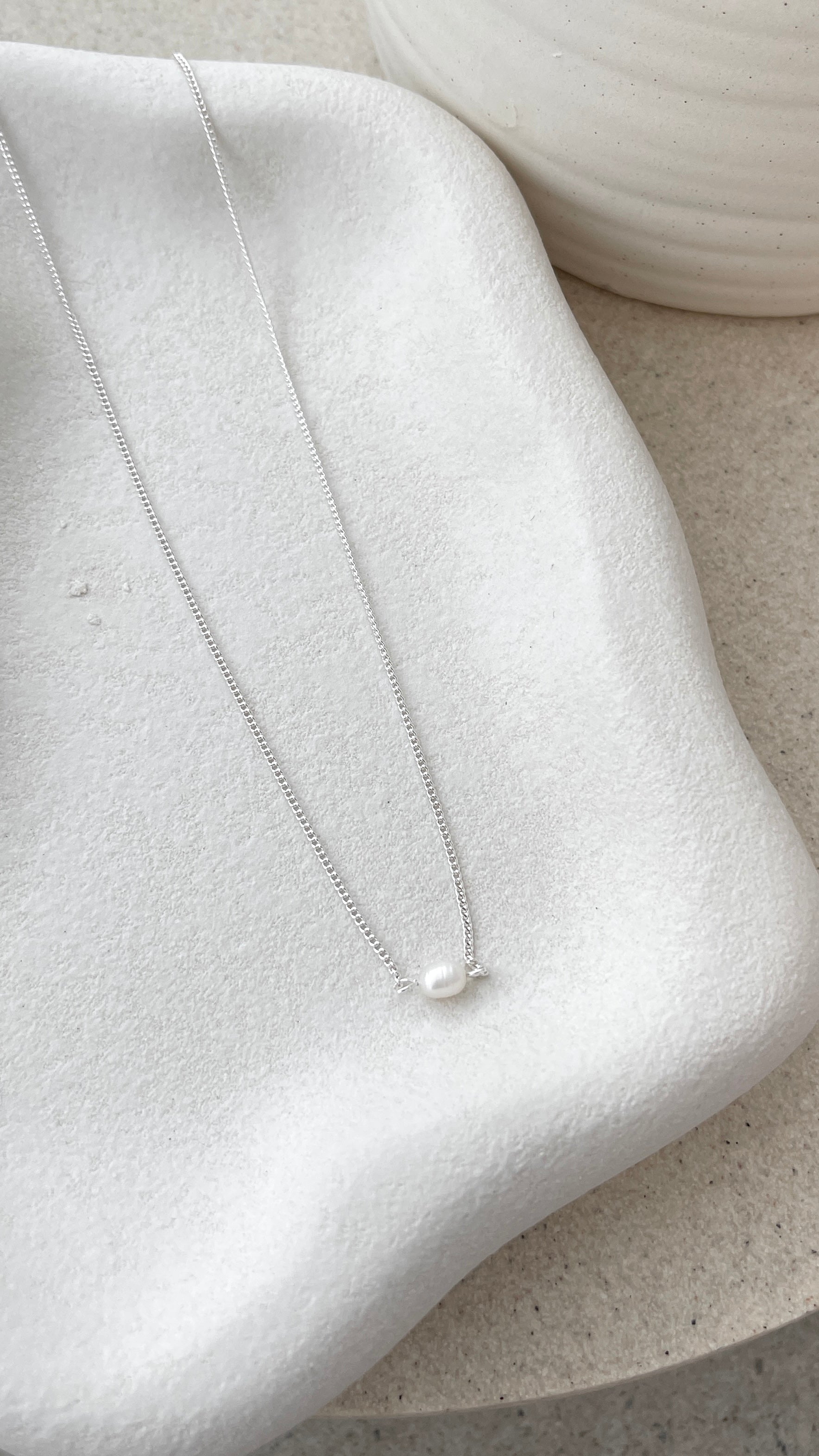 Kimmy Necklace - Silver/Pearl