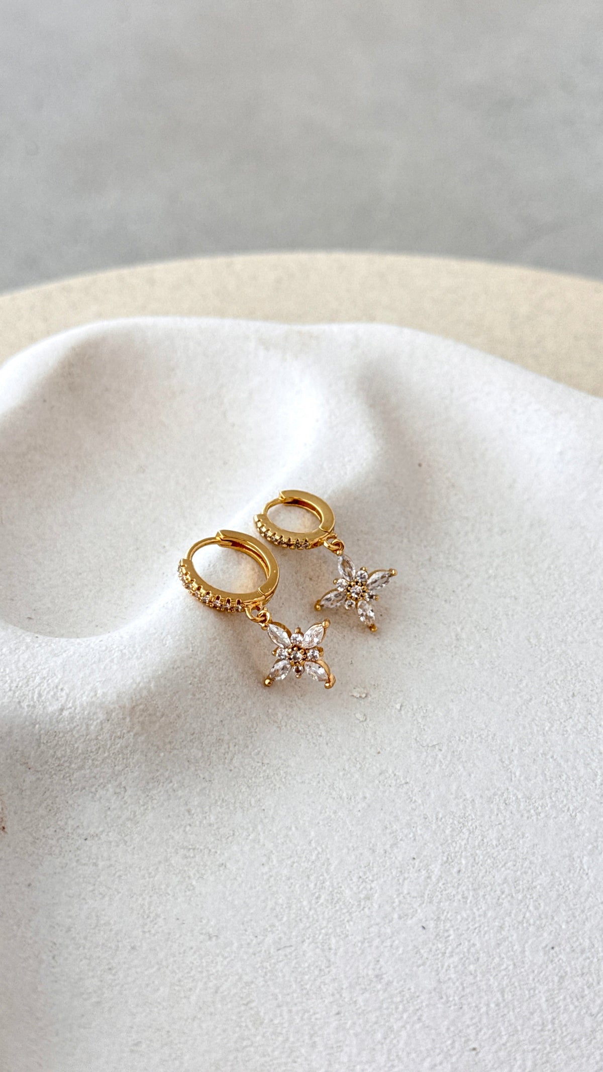 Toni Earrings - Gold