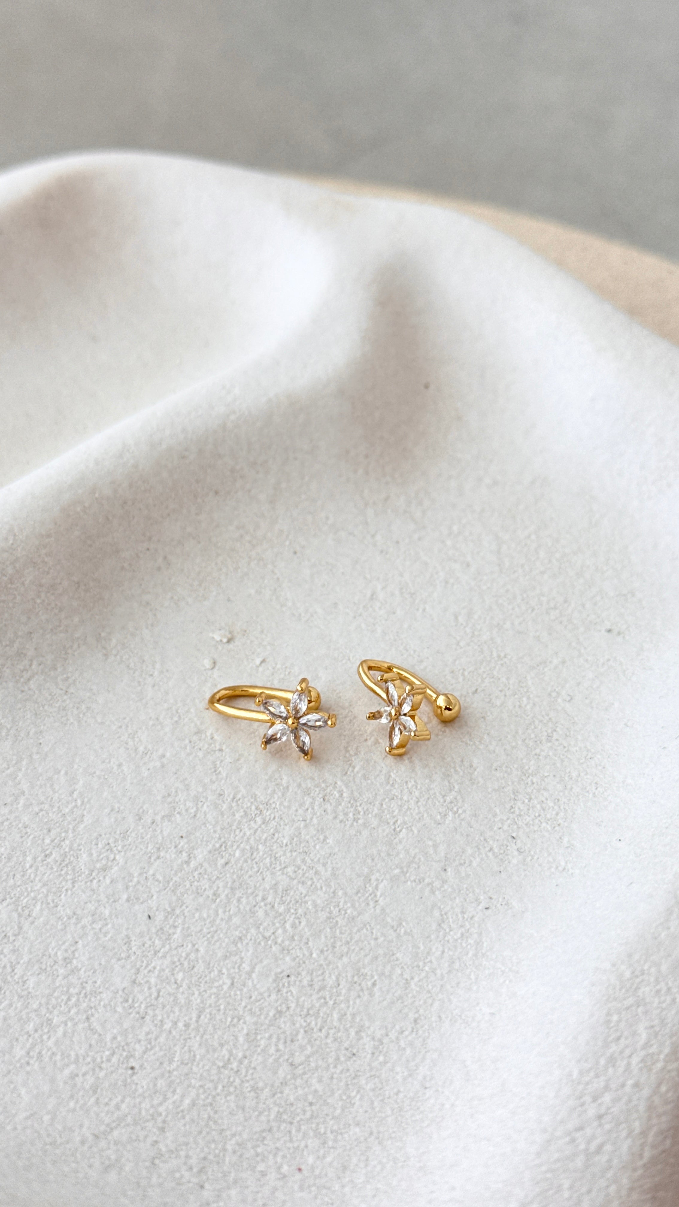 Yiota Ear Cuff Earrings - Gold