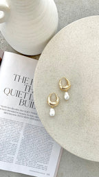 Wandrea Earrings - Gold