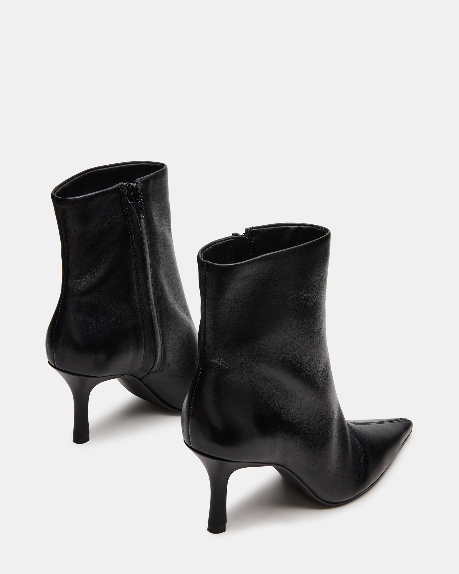 TRUCE BLACK LEATHER