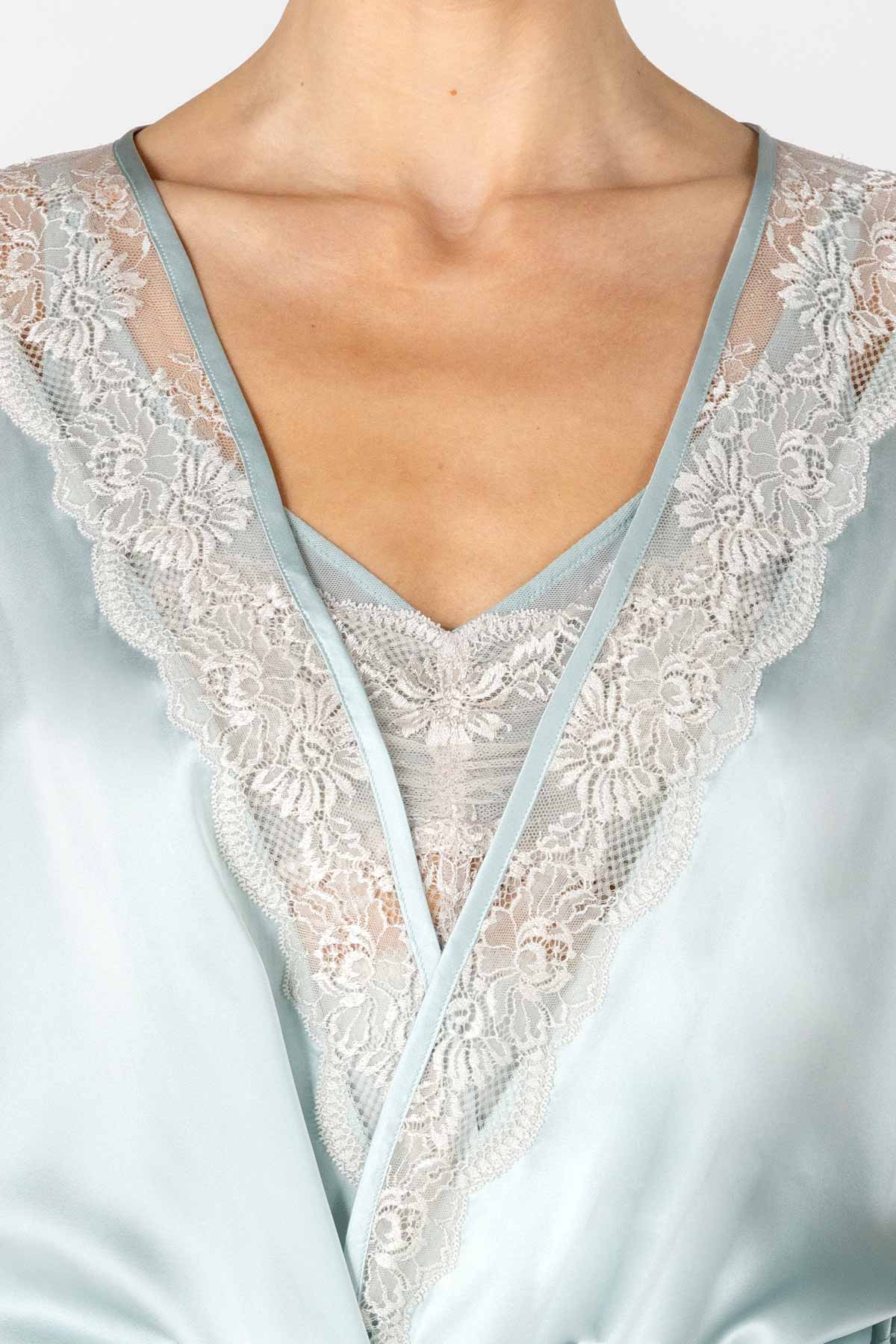 Agatha Nostalgia Hanky Short Silk Robe