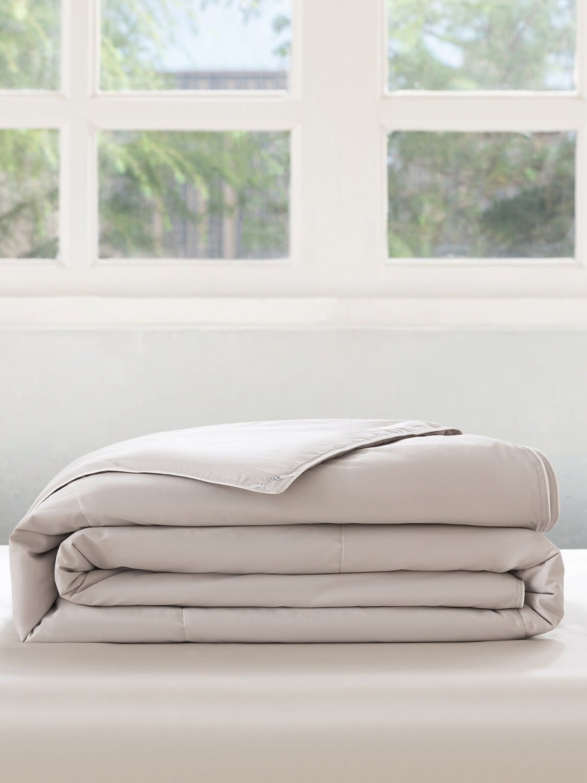 Washable Silk Filled Comforter Lightweight All Season Duvet