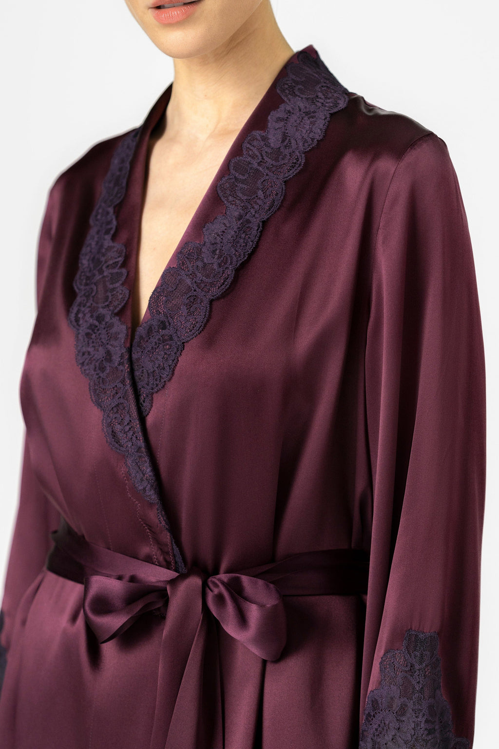 Arden Lush Shawl-collar Short Silk Robe