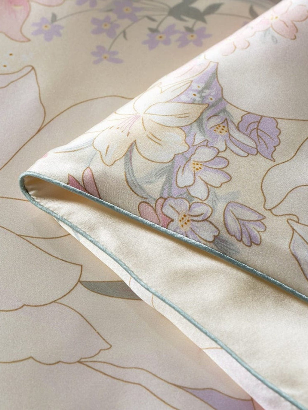 Luxury Floral Mulberry Silk Blanket