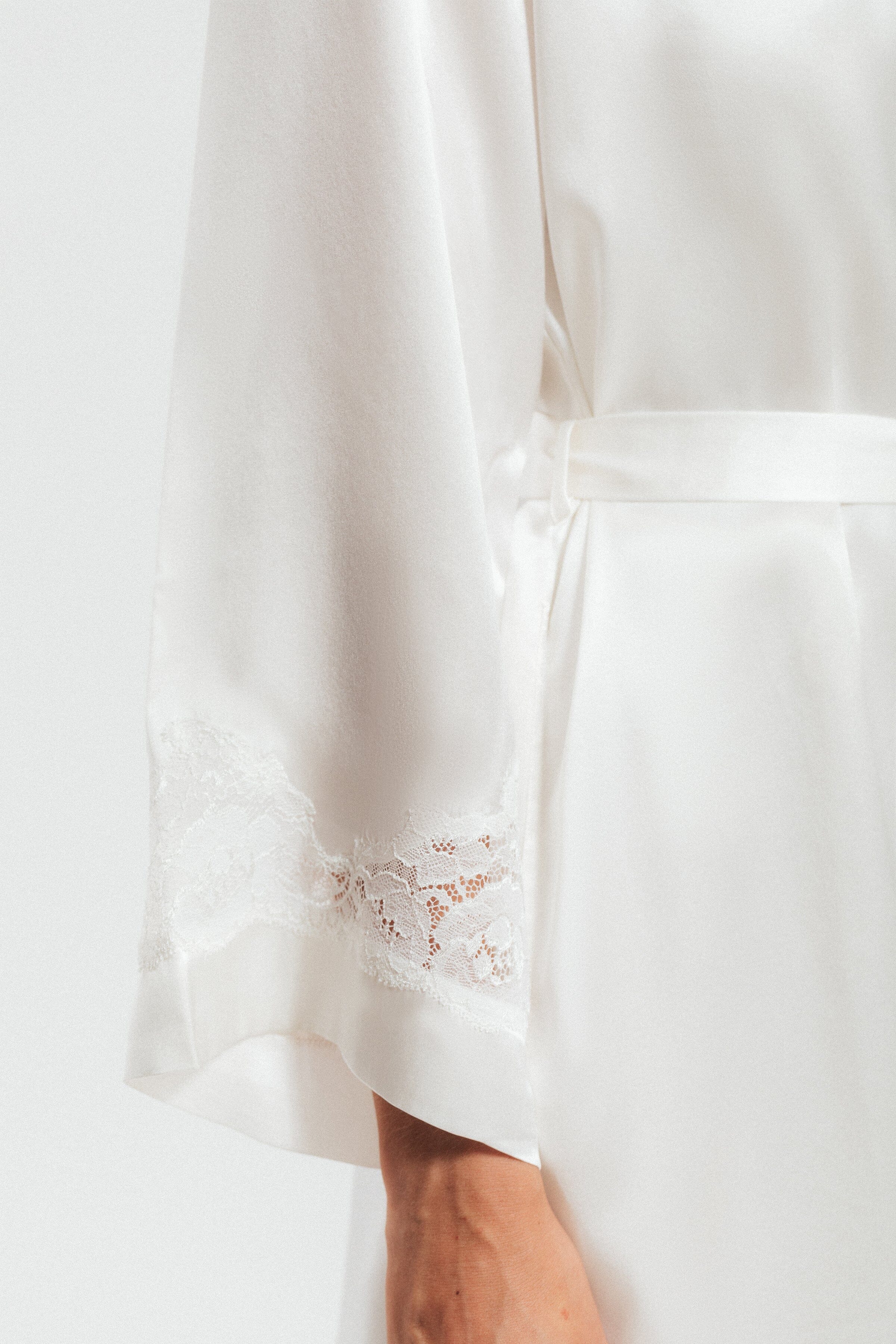 Morgan Iconic Short Silk Robe