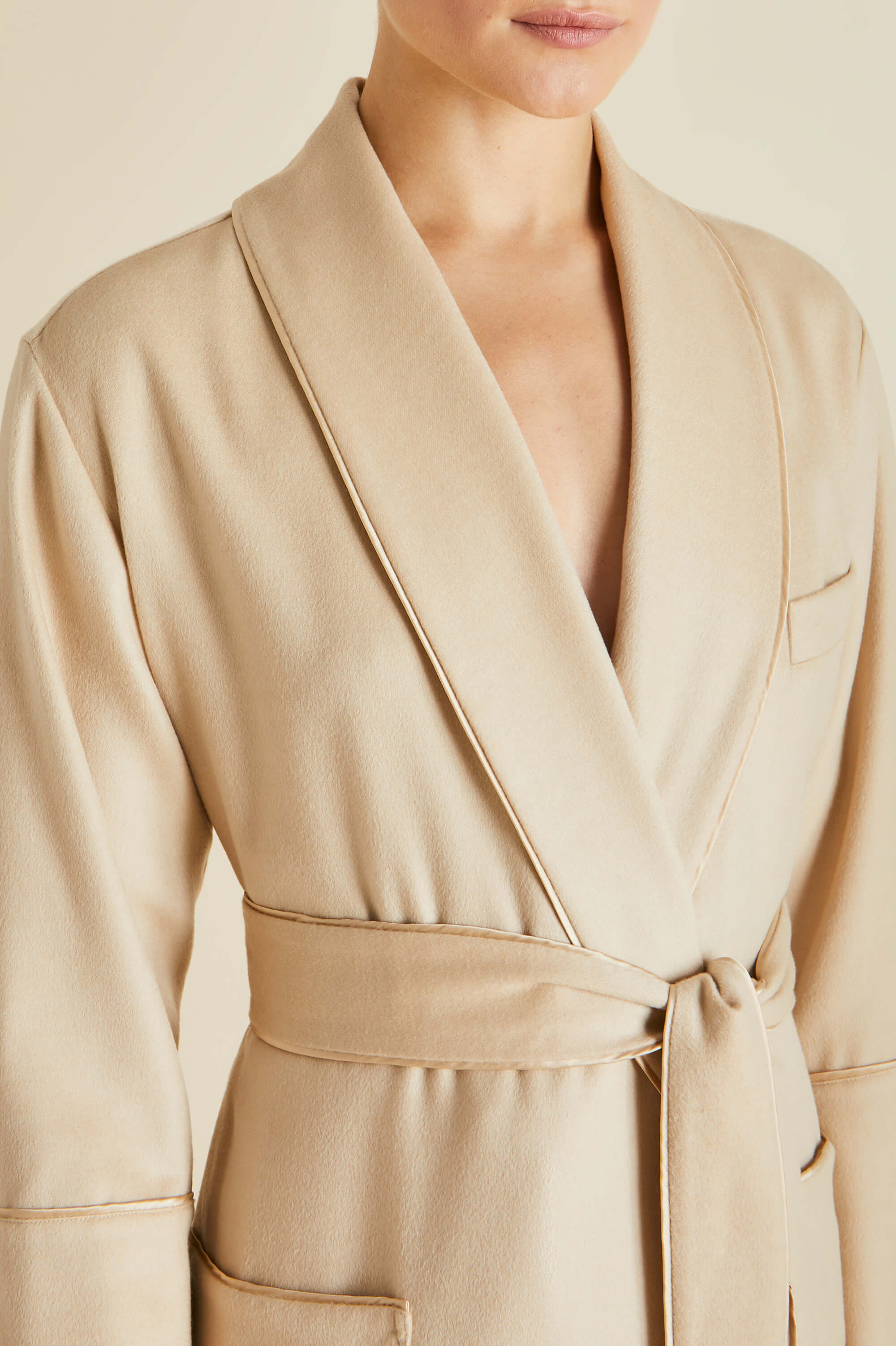 Logan Muscat Beige Robe in Cashmere