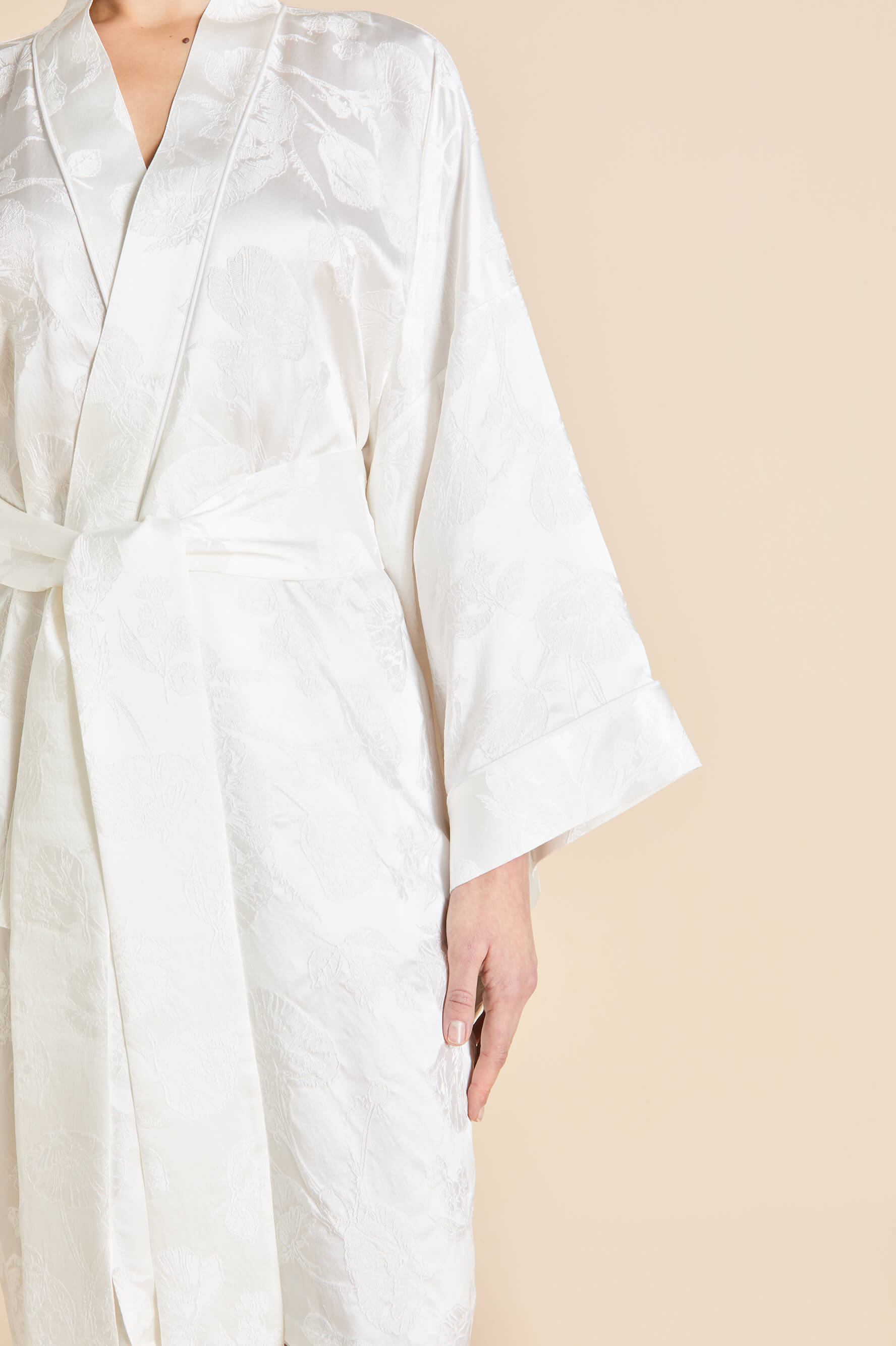 Mimi Liliana Ivory Floral Robe in Silk Jacquard