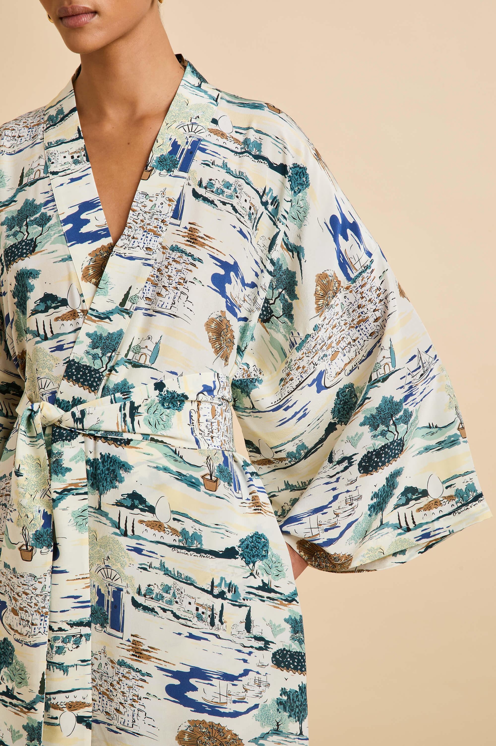 Queenie Cadaqués Cream Landscape Robe in Silk Crêpe de Chine