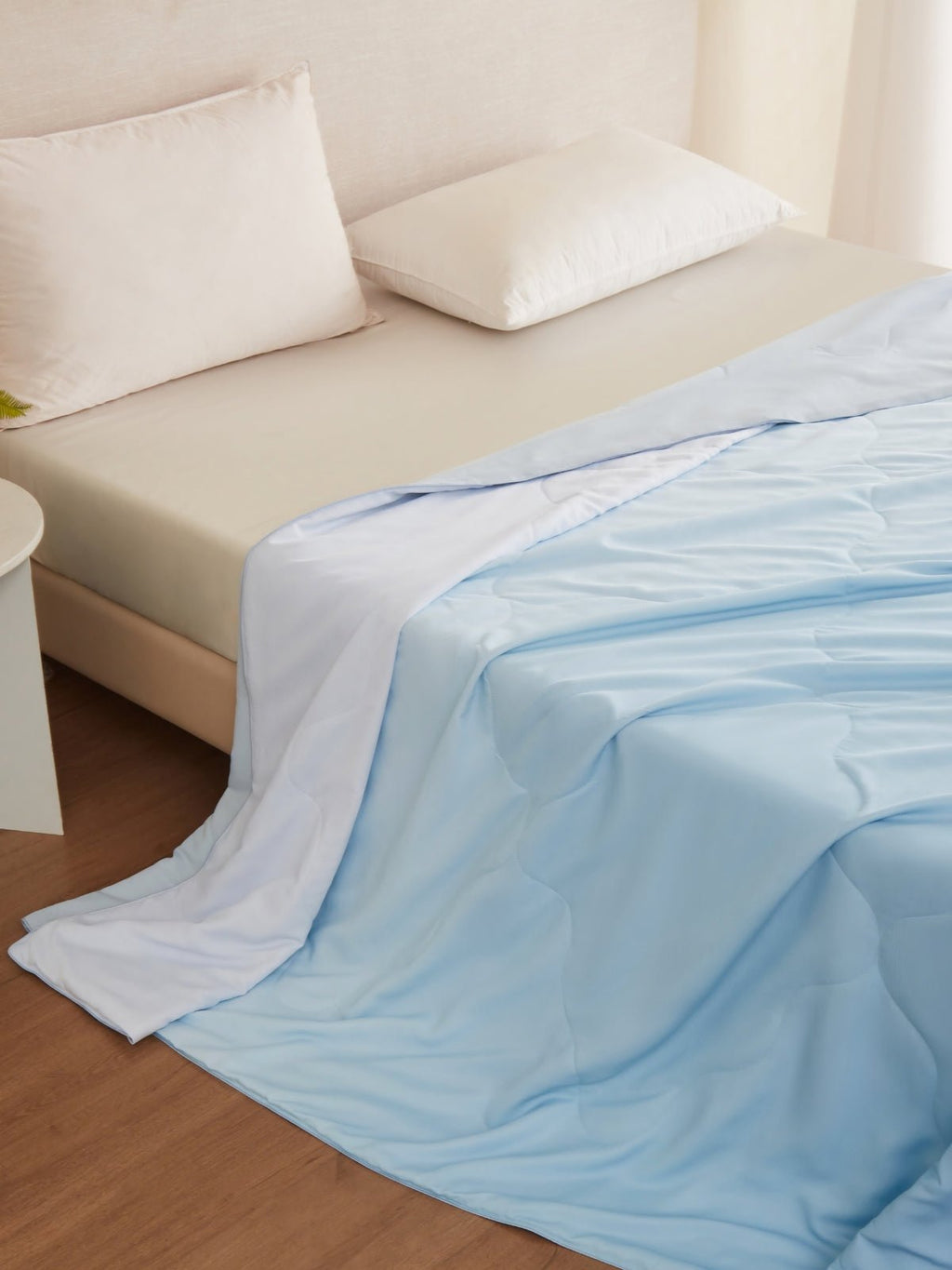 Luxury Gradient Silk Filled Blanket