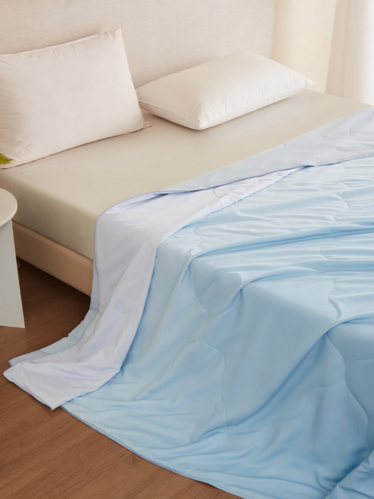 Luxury Gradient Silk Filled Blanket