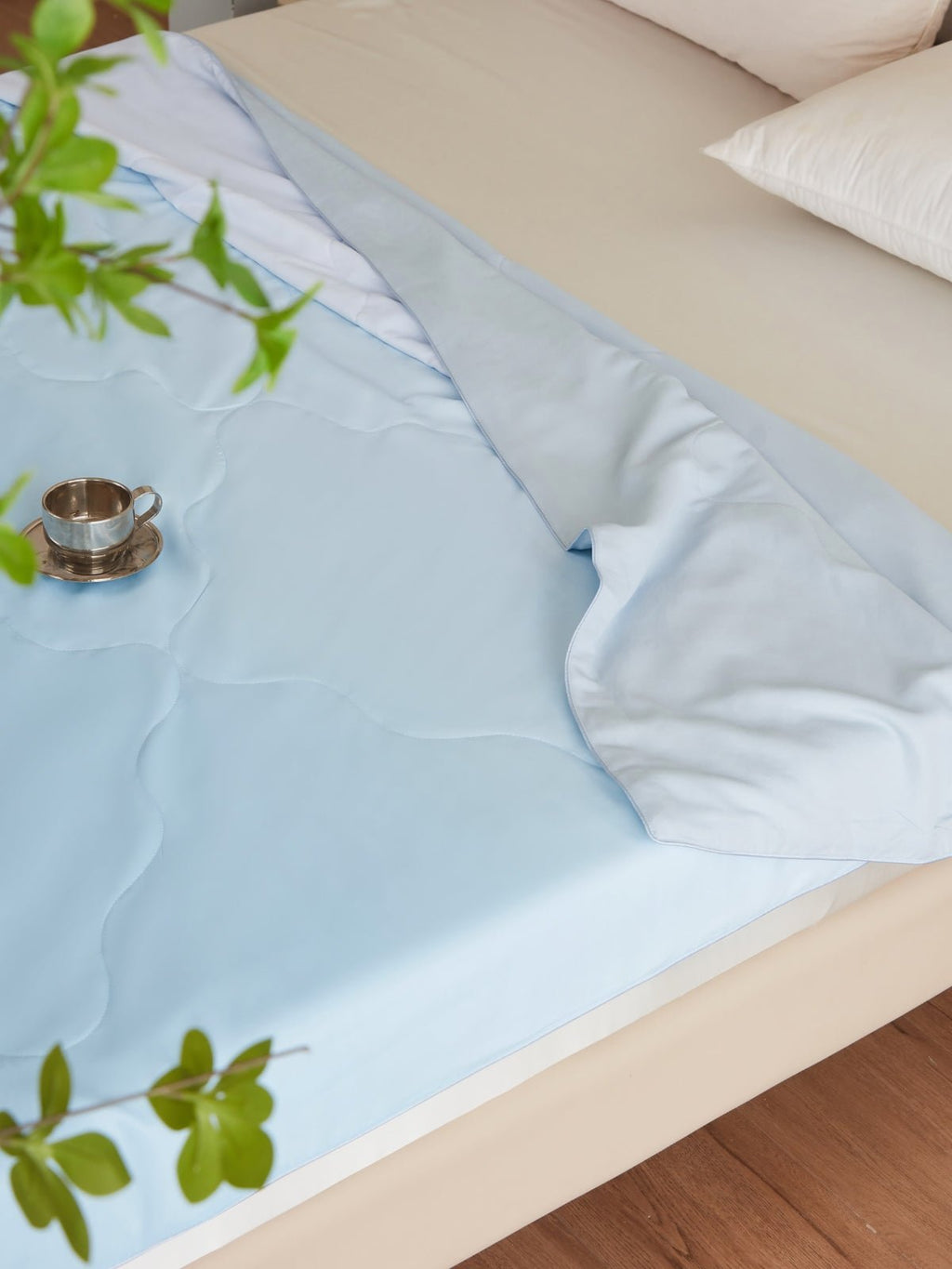 Luxury Gradient Silk Filled Blanket
