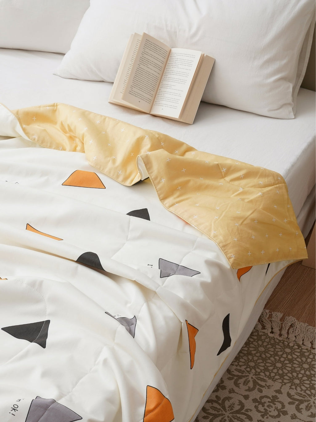 Geometric Silk Filled Cooling Blanket