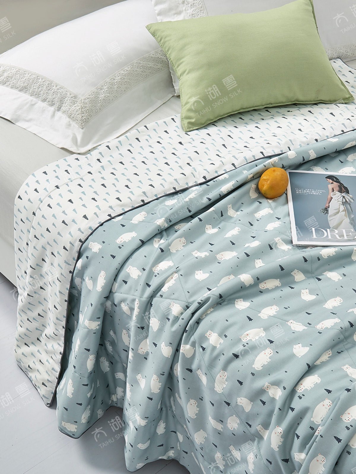 Geometric Silk Filled Cooling Blanket