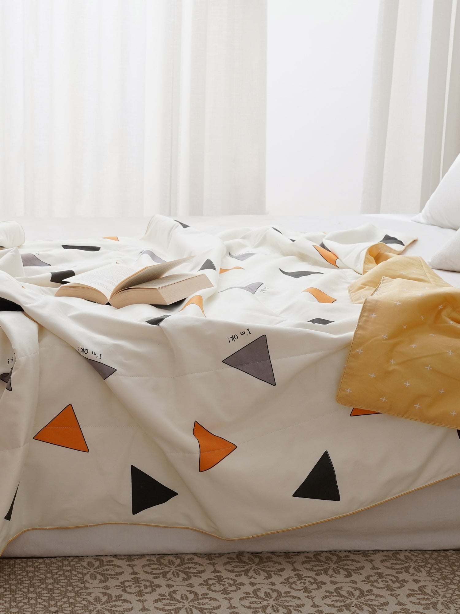 Geometric Silk Filled Cooling Blanket