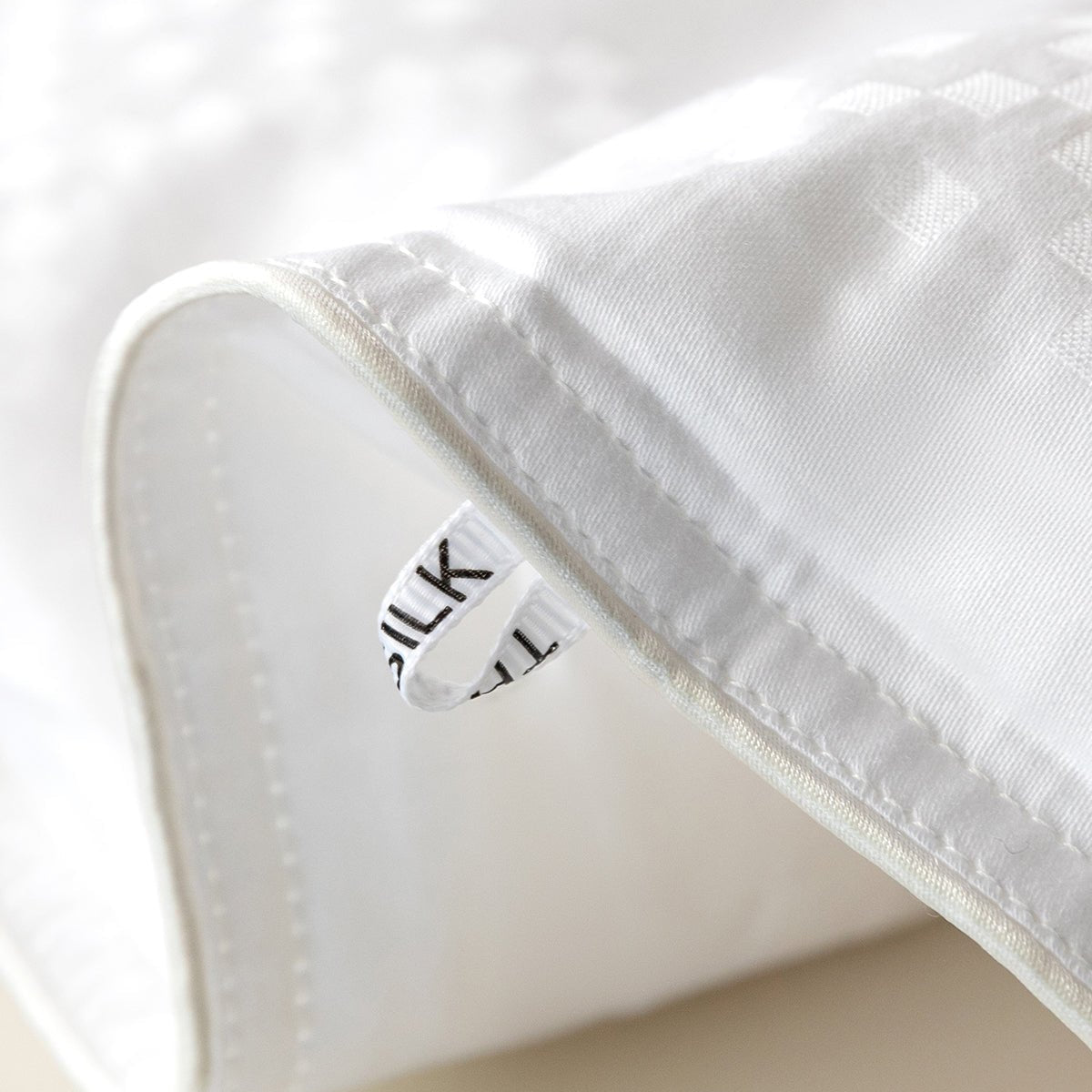 Winter Mulberry Silk Filled Comforter